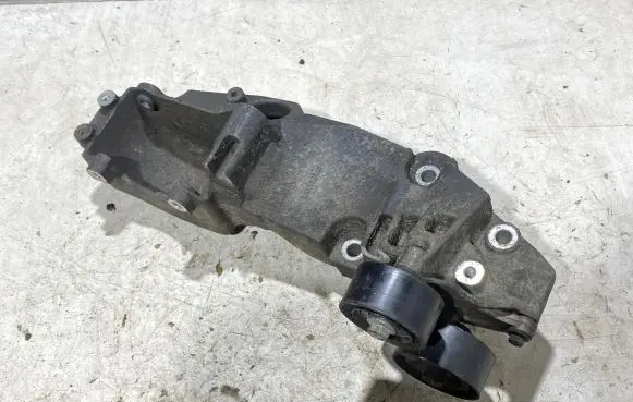Renault Trafic II (X83) Generator/alternator bracket 8200527329