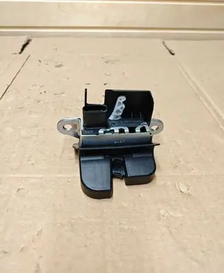 Cupra Born Tailgate lock latch 