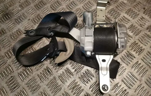 Subaru Legacy Front seatbelt