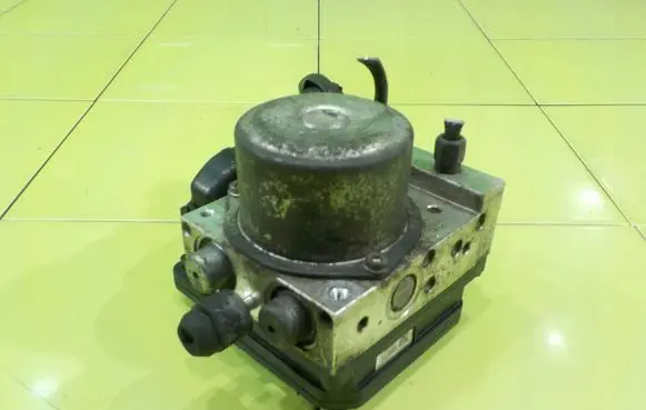 Nissan Juke I F15 ABS Pump 476601KD0A