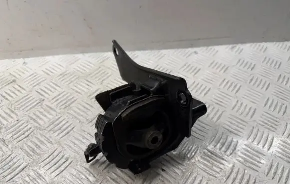 Toyota Avensis T250 Engine mount bracket 123720R010