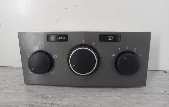 Opel Astra H Climate control/heater control trim 13201300