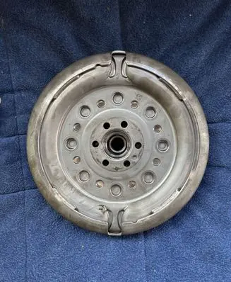 Volkswagen Golf VI Flywheel 3082001409 02A141165A 02A141165G