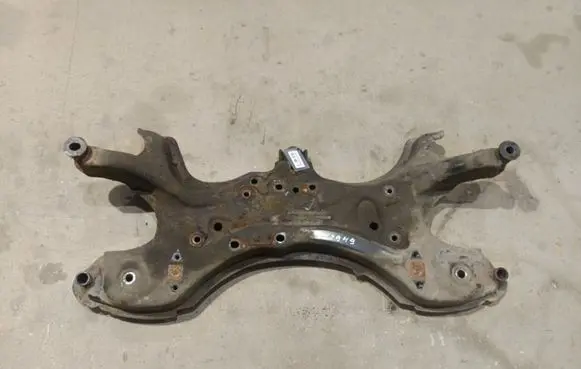 Toyota Corolla Verso AR10 Front subframe 