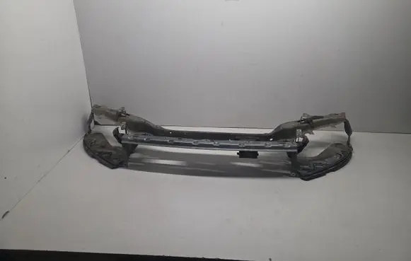 Volvo V50 Radiator support slam panel