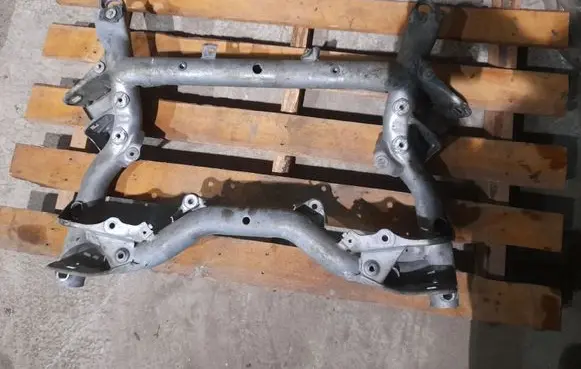 Mercedes-Benz E A207 Front subframe A2046280657
