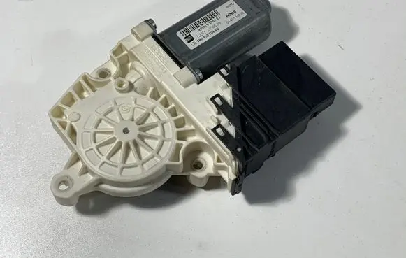 Seat Altea XL Rear door window regulator motor 1K0959704AE