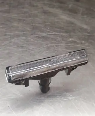 Front fender indicator light
