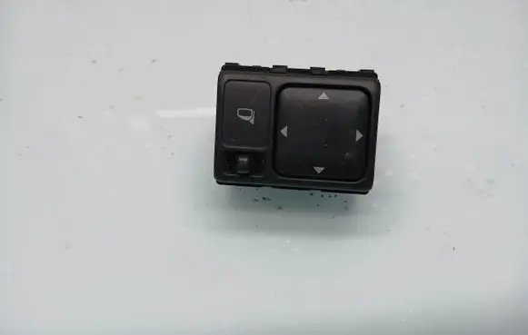 Infiniti FX Electric window control switch