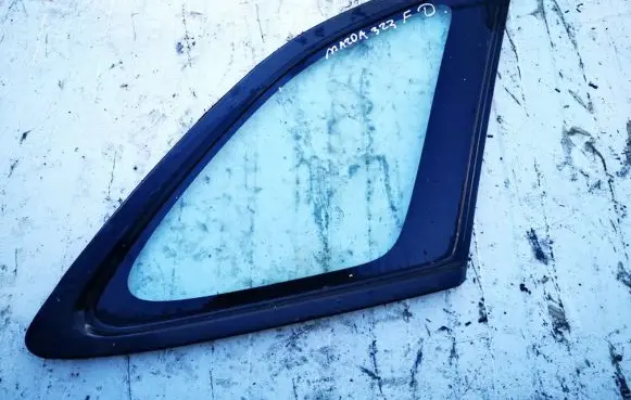 Mazda 323 F Rear side window