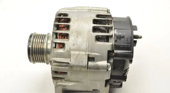 Renault Megane III Generator/alternator 231000026R