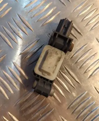 Audi A8 S8 D3 4E Airbag deployment crash/impact sensor 8E0959651A 017804 190406