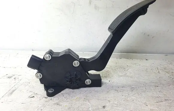 Subaru Legacy Accelerator throttle pedal 36010AG140 1988007120 04K25C00502