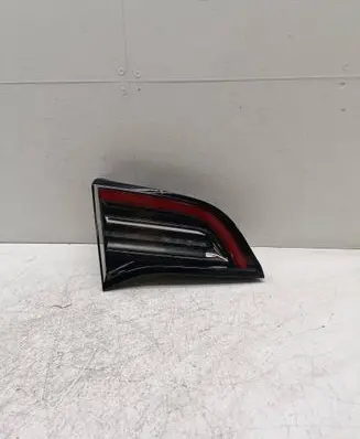 Tailgate rear/tail lights
