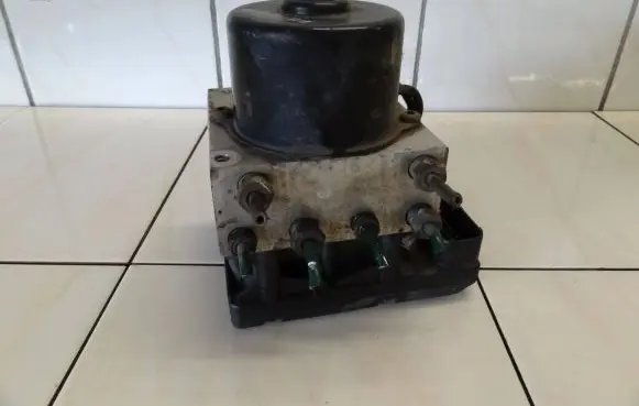 Volkswagen Polo IV 9N3 ABS Pump 6Q0907379AF