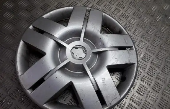 Renault Laguna II R15 wheel hub/cap/trim 8200198219