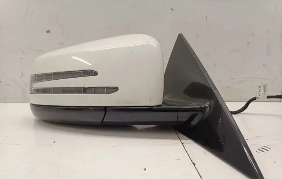 Mercedes-Benz E A207 Front door electric wing mirror A2078105216