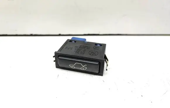 BMW X5 E53 Tailgate opening switch 8365579 61318365579