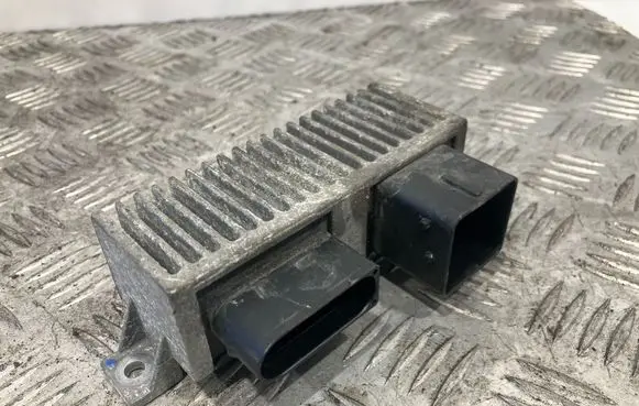 Renault Master III Glow plug pre-heat relay 8200558438