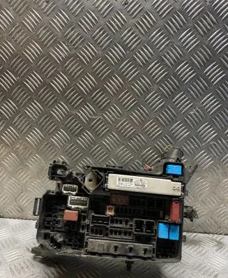 Toyota Prius+ (ZVW40) Fuse box set 8264147150