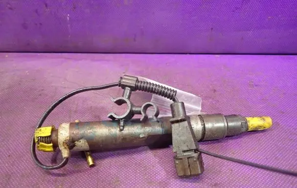 Fuel injector