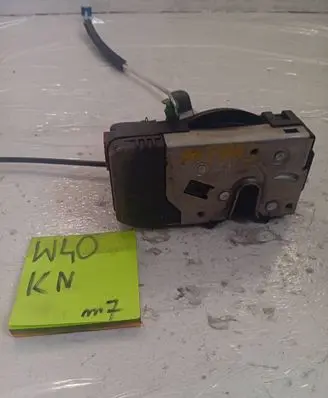 Opel Astra G Front door lock 1212123