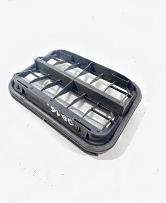 Citroen C4 Grand Picasso Quarter panel pressure vent 9675506980