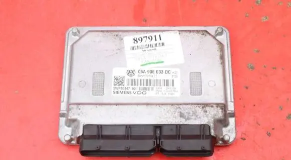 Volkswagen Golf V Engine control unit/module ECU 06A906033DC