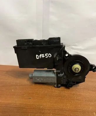 Audi A4 S4 B6 8E 8H Wiper motor 130821765 D1750
