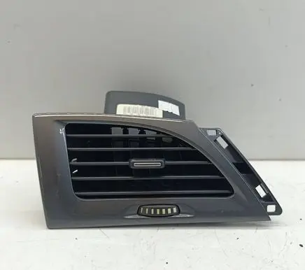 Renault Megane III Dashboard side air vent grill/cover trim 687615405R