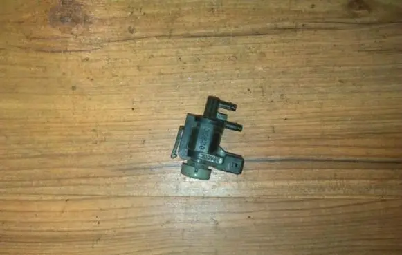 Audi A4 S4 B6 8E 8H Turbo solenoid valve 1j0906283a 0229c