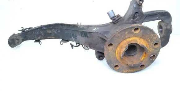 Volkswagen Touareg I Front wheel hub spindle knuckle 7L0407257A
