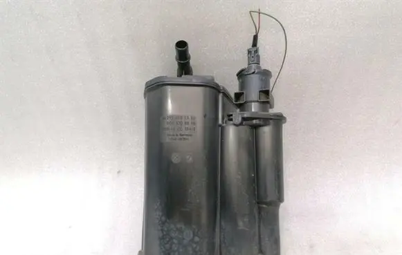 Mercedes-Benz CLS C218 X218 Active carbon filter fuel vapour canister A2124700359