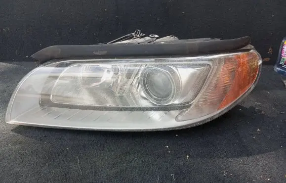 Volvo V70 Headlight/headlamp 31283917 91002