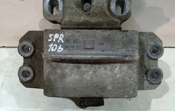 Skoda Octavia Mk2 (1Z) Engine mount bracket 1K0199555