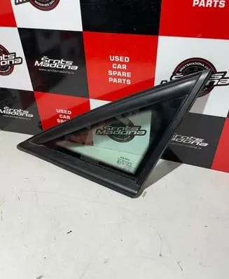 Seat Altea XL Front triangle window/glass 5P0845411