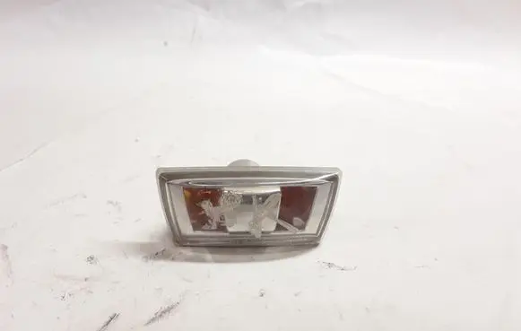 Opel Insignia A Front fender indicator light 13252455 13252456