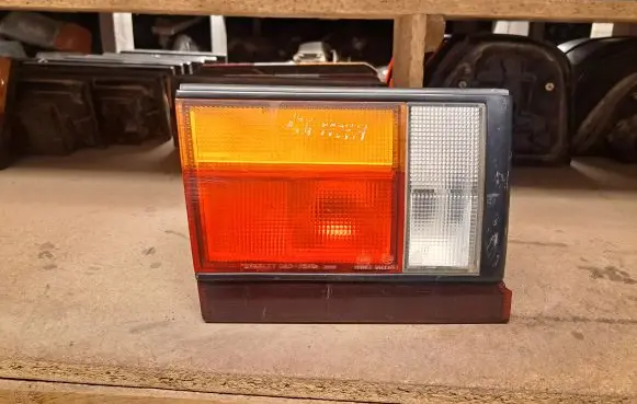 Mazda 929 Tailgate rear/tail lights 0437840 0437840L 0674296