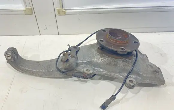 BMW 5 F10 F11 Front wheel hub 6775770