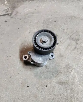 Skoda Rapid (NH) Generator/alternator belt tensioner 04B903315
