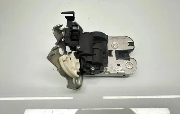 Tailgate/trunk/boot lock/catch/latch