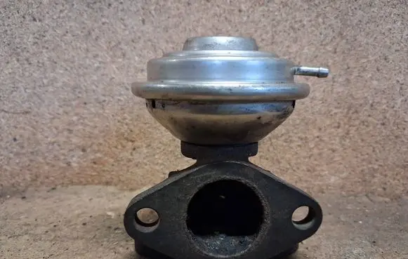 Audi A6 S6 C4 4A EGR valve 72167504 046131503A
