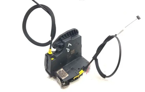 Opel Astra K Front door lock