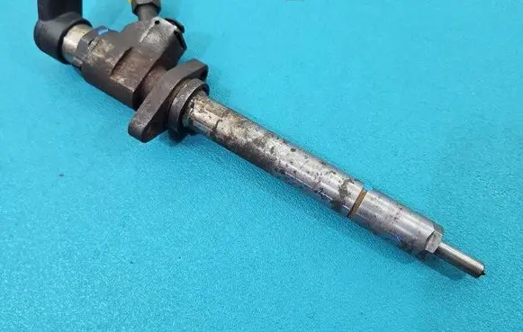 Fuel injector