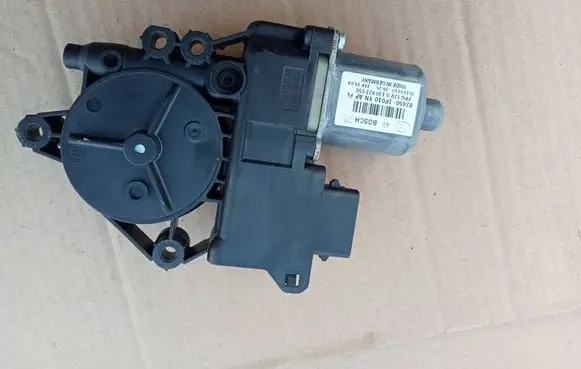 KIA Venga Front door window regulator motor 824501P010 0130822550