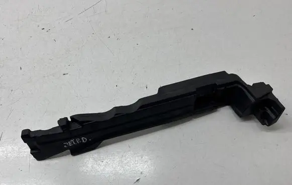 Volkswagen Jetta VII Front bumper foam support bar 17A121332