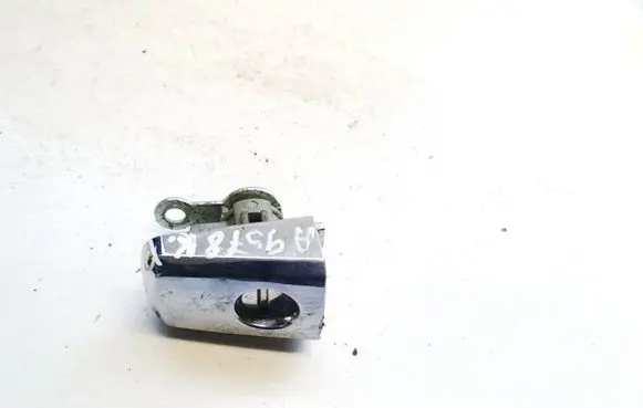 Chevrolet Captiva Front door lock (next to the handle) 