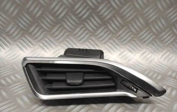 Peugeot 2008 II Dash center air vent grill 9673131777