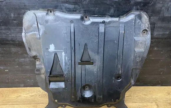 Volvo XC90 Engine splash shield/under tray 30680969