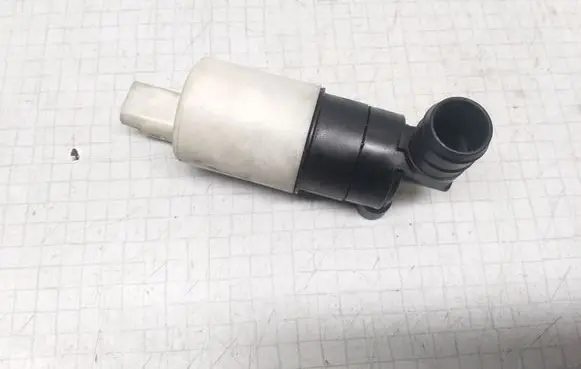 Citroen C4 I Windscreen/windshield washer pump 9641553880